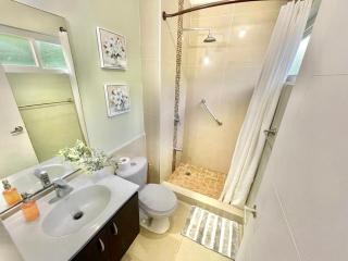 Modern 3 Bedroom Condo In Private Community #8 - Petit Valley - 2
