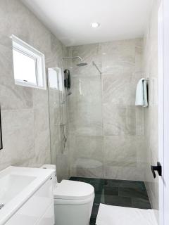 First Class Pool Villa Pattaya - 9