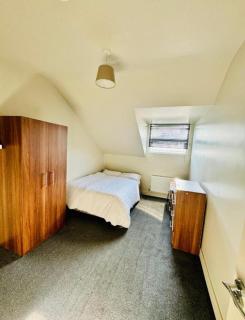 Private room - Shared Bathroom, Wakefield - 6