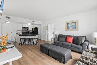 Beautifully Renovated 2 Bedroom Condo- Stunning Views- Palace 1108 - Myrtle Beach - 2