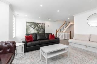 2BR Downtown Apartment in Toronto Close to Eaton Centre - 3