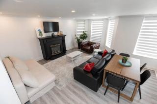 2BR Downtown Apartment in Toronto Close to Eaton Centre - 2