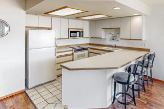 Lake Chelan Shores: Lakeside Luxury #19-5 - Chelan - 1