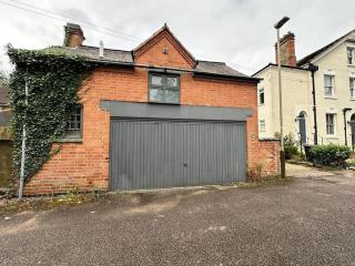 Cozy 1-Bed near City Centre - 3