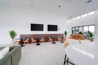Trendy South End Studio - Charlotte - 5