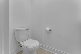 Cozy 6BR Home -TiCats,Hospitals,Beach,First Ontario - Hamilton - 3