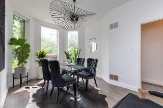 Grand 3 BR Toronto Victorian Entire Home - 3