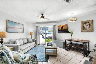 Ground Floor Coastal Condo-Beach Service Included - Destin - 3