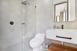 Apartamento exclusivo, edificio moderno, gran balcon y linda vista - 1