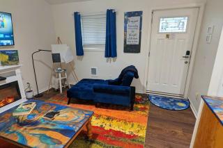 The Van Gogh Apartment - a cozy, creative retreat - Seattle - 5