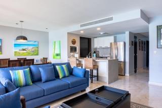 The Elements Oceanfront & Beachside Condo Hotel - Playa del Carmen - 3