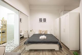 Central & Cozy Superior Terez Boulevard Apartment - Budapest - 7