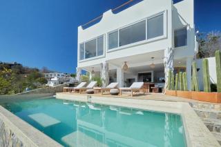 Casa Roni by Xeno - 5 Bedroom Luxury Villa with Ocean View - 0