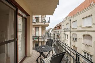 Bright and Central Apartment with Balcony - Budapest - 7