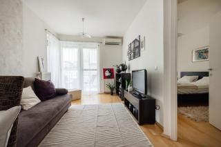 Bright and Central Apartment with Balcony - Budapest - 3