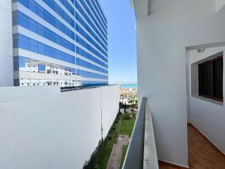 situé sur la corniche 2 ch accès au mall 277 - Charf - 0