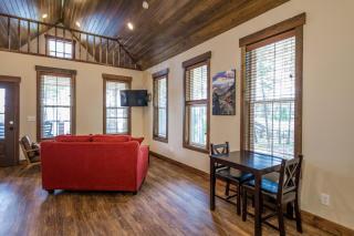 Elk Ridge Village 401C Cozy Cabin with views of Flathead Lake and the mountains - Lakeside - 8