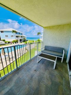 7Mile Beachfront Apartment - George Town - 8