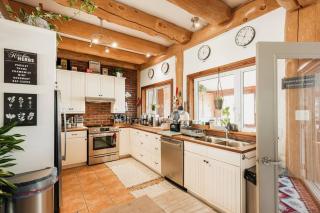 Charming Rustic Chalet on Lac Marie Louise - 1