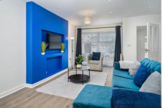 NEW! 4Bed Home, Pool Table, FREE Parking, SMART TV - Manchester - 0