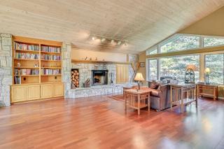 Forested Home in Flagstaff with Large Deck and Grill! - Flagstaff - 5