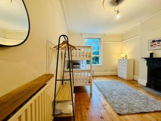 Charming Victorian Townhouse in Hackney - 6