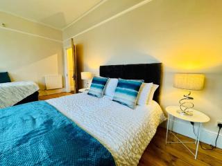 Charming Victorian Townhouse in Hackney - 2