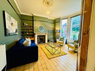 Charming Victorian Townhouse in Hackney - 1