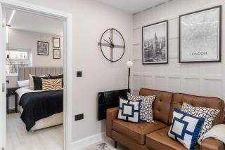 Robins Suite - Brent Cross - London - 1
