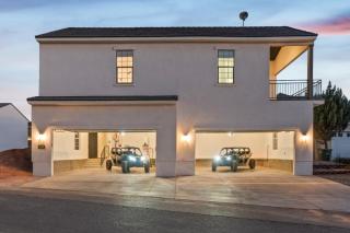 The Hollywood Mansion - Hurricane - 6