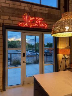 Fyrebird Place - Industrial Loft with Pavilion & Yard - San Antonio - 7