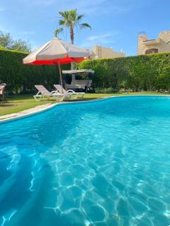 فيلا بحمام سباحة مارينا 6 الساحل الشمالي العلمين - 9