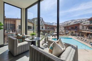 One Riverfront Condo 405 by East West Hospitality - 7