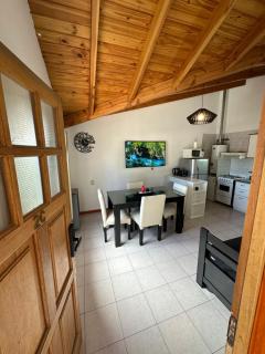 Refugio acogedor con parking - Bariloche - 0
