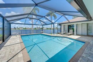 Water Frontage with Gulf Access! Cape Coral Home - 0