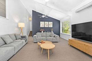 Seaside Family Escape, 11 Navala Ave - pet friendly, Air Con & Wi-Fi - 0