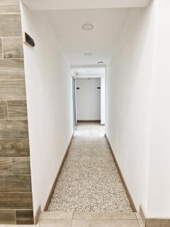 Amplia-Confortable con cama King, Area de Miraflores H16 - El Rodeo - 9