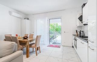 Amazing Apartment In Nedescina - Nedeščina - 4