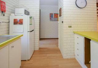 Cedar Holiday Units - Apartment 2 - Bright - 2