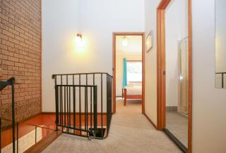 Cedar Holiday Units - Apartment 2 - Bright - 2