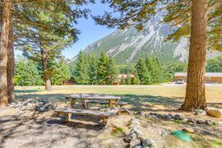 Contact Mountain Hideaway with Views and Porches! - McLeod - 9