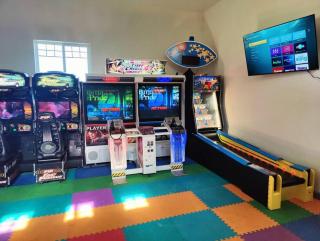 Paradise Pointe - Hot tub, Playroom, Arcades, Amazing Lake Views! - Garden City - 2