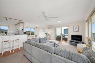 Esplanade Escape Absolute Beachfront WIFI-NBN - Middleton - 9