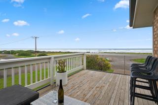 Esplanade Escape Absolute Beachfront WIFI-NBN - Middleton - 4