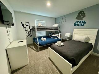 Elegant Vacation Home with Pool in Champions Gate - Davenport - 4