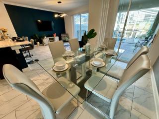 Elegant Vacation Home with Pool in Champions Gate - Davenport - 3