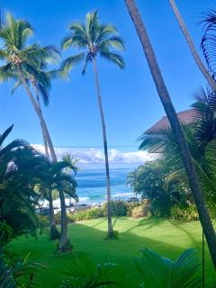 Magic Sands Beach view, 2B2B, AC, Pool, Sleeps 6 - Kailua-Kona - 2