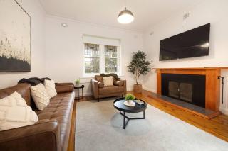 White Rabbit on Jones- central sophistication - Albury - 2