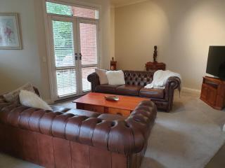 Sophisticated Elegance at the Gardens - Albury - 2