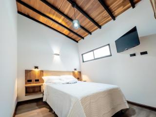 Modern Central Apt Laureles Medellin With 3 ACs - Medellín - 1